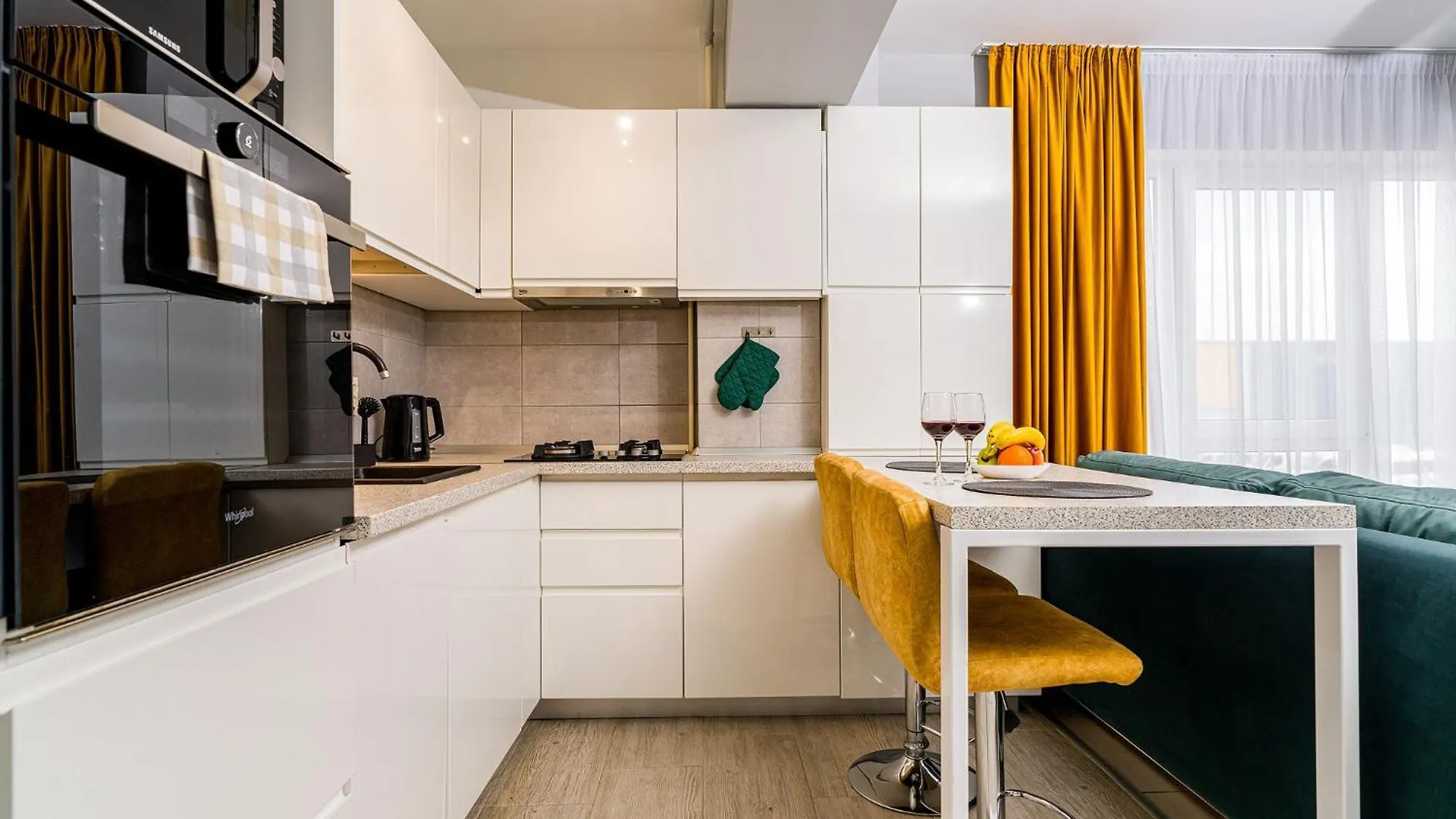 High-End Apartment - Swimming Center, Airport & Therme Spa Otopeni Romania